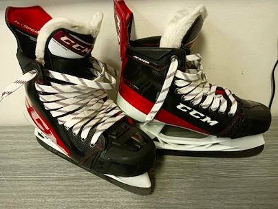 Beschädigt -  Eishockeyschlittschuhe CCM JetSpeed FT4 PRO Senior  EUR 42,5  Wide