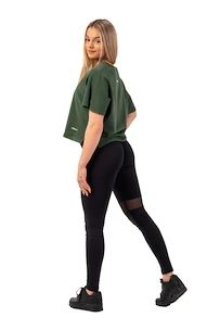 Damen T-Shirt Nebbia  Organic Cotton Loose Fit “The Minimalist” Crop Top 417 dark green