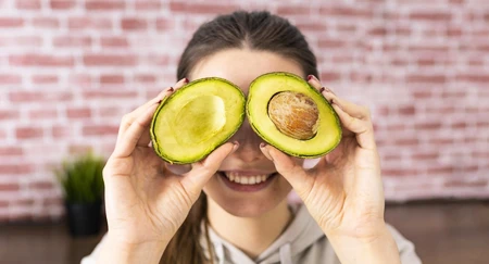 Die Avocado: Was steckt in ihr und warum sollte sie Teil des Ernährungsplans sein?
