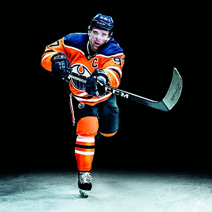 Connor McDavid in der Ausrüstung CCM Jetspeed