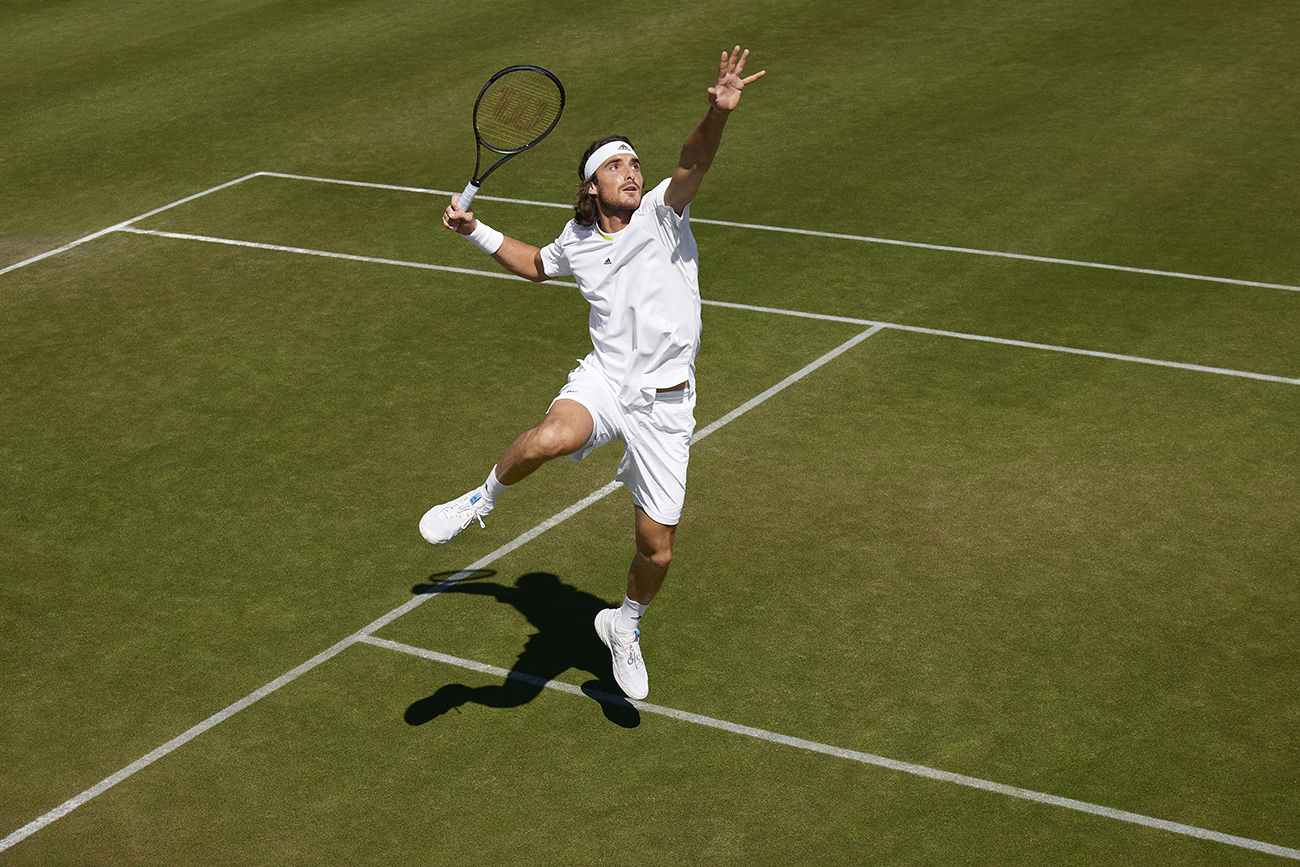 Tsitsipas in Tennisbekleidung adidas London 2022